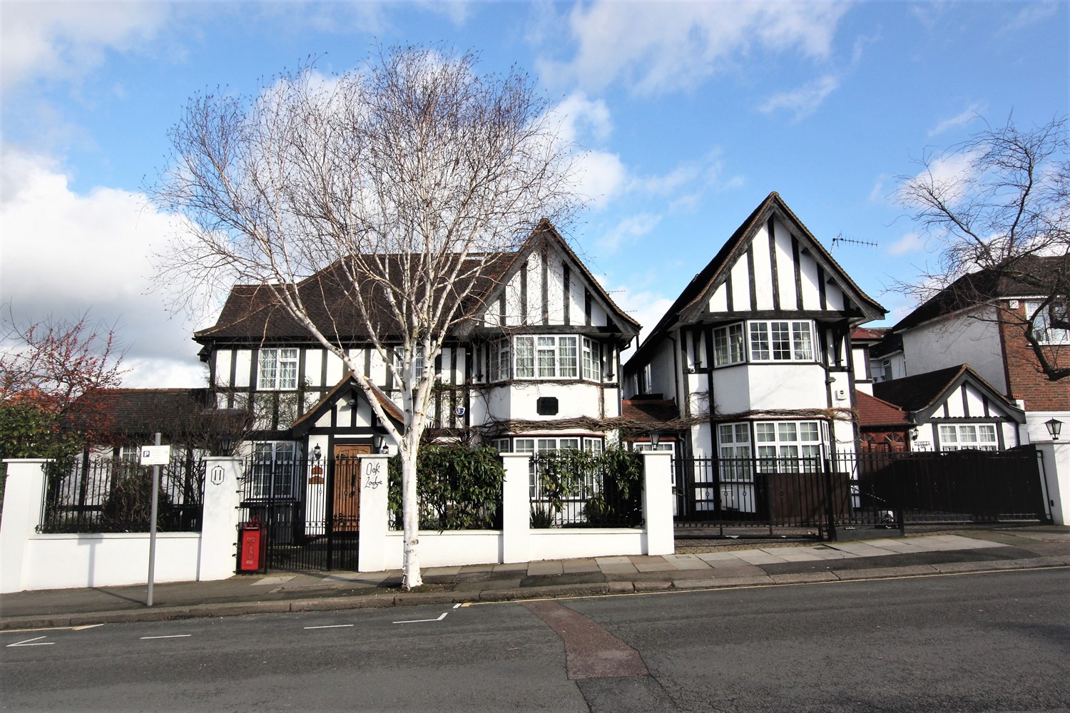 5 bedroom Semi-detached house Let