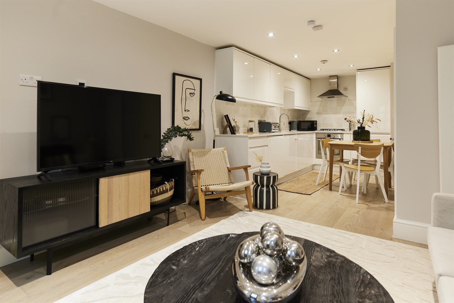 2 bedroom Apartment For Sale