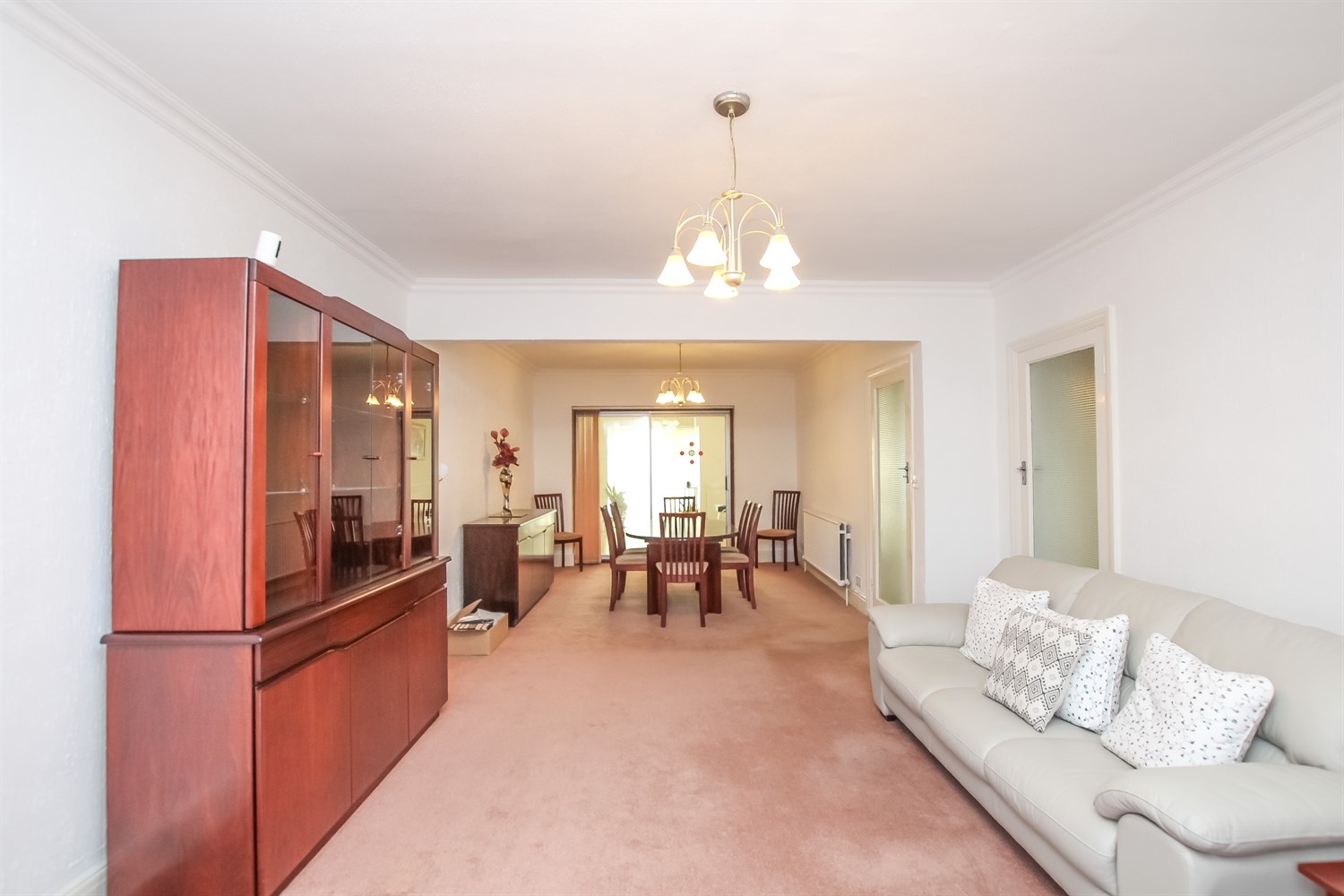 3 bedroom Semi-detached house Let