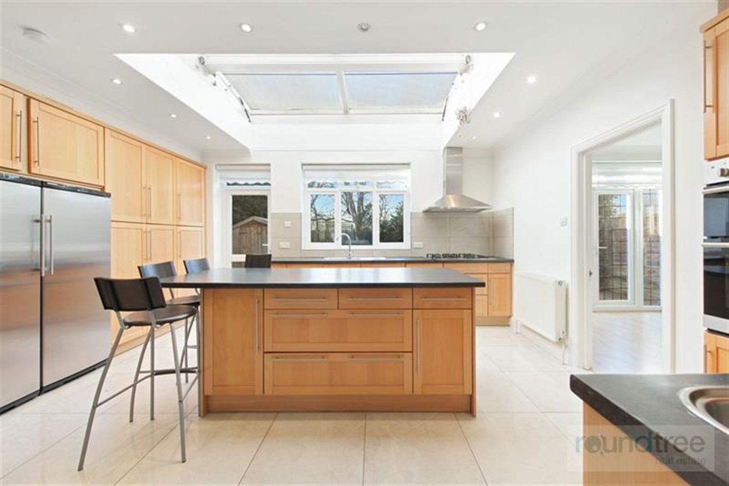 5 bedroom Semi-detached house For Sale