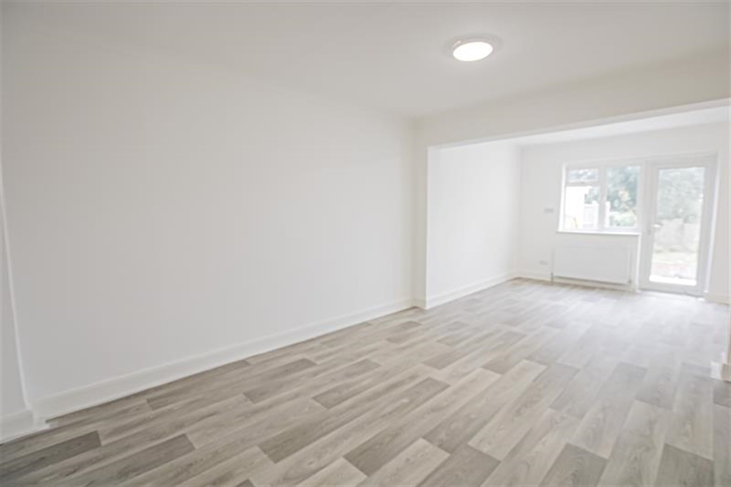 4 bedroom Semi-detached house Let