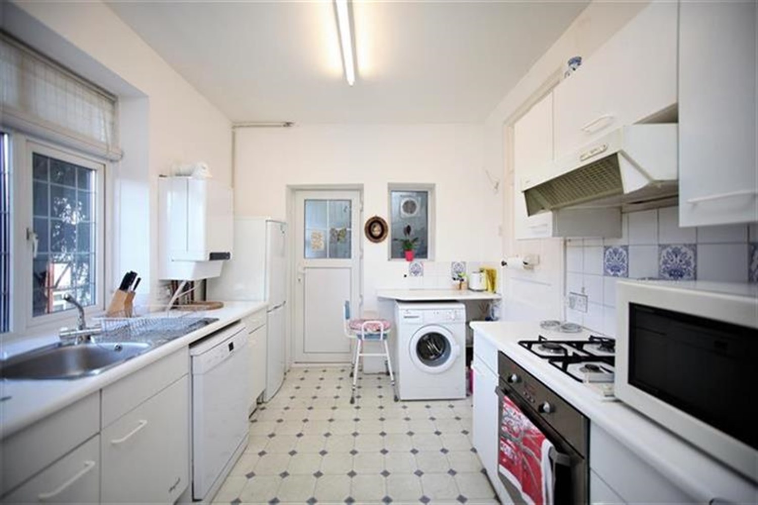 3 bedroom Apartment For Sale