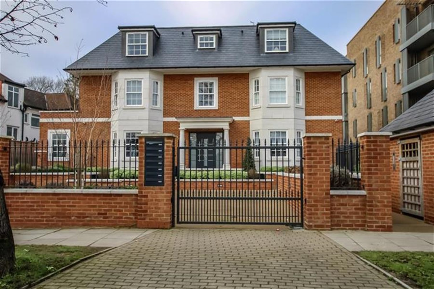 2 bedroom Flat Let