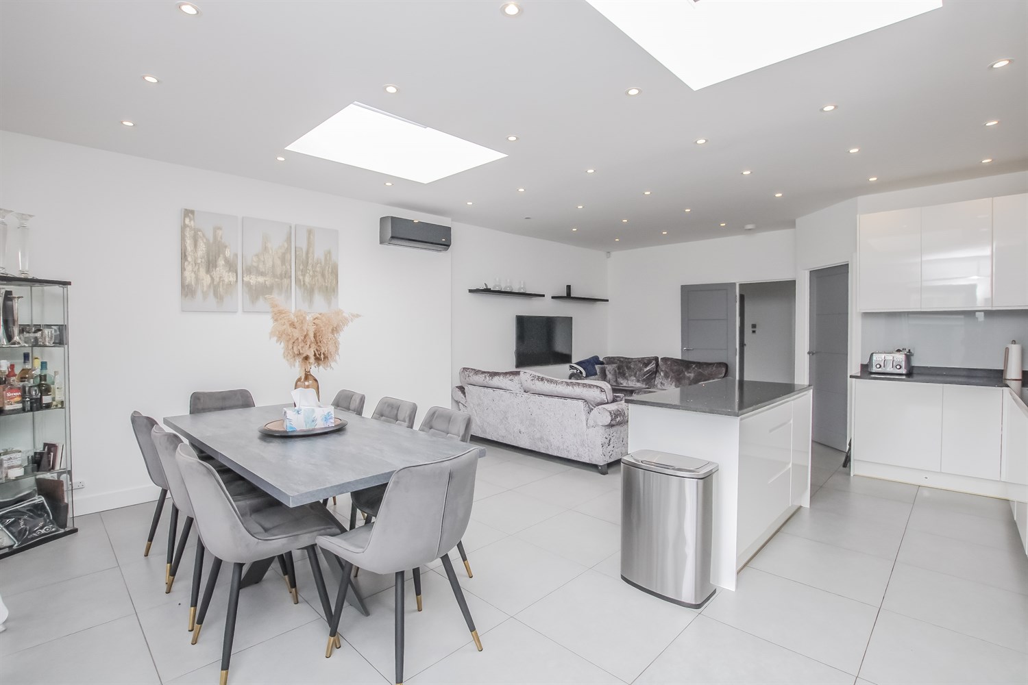 3 bedroom Detached house Let