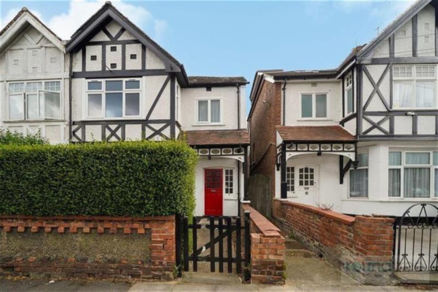 4 bedroom Semi-detached house For Sale