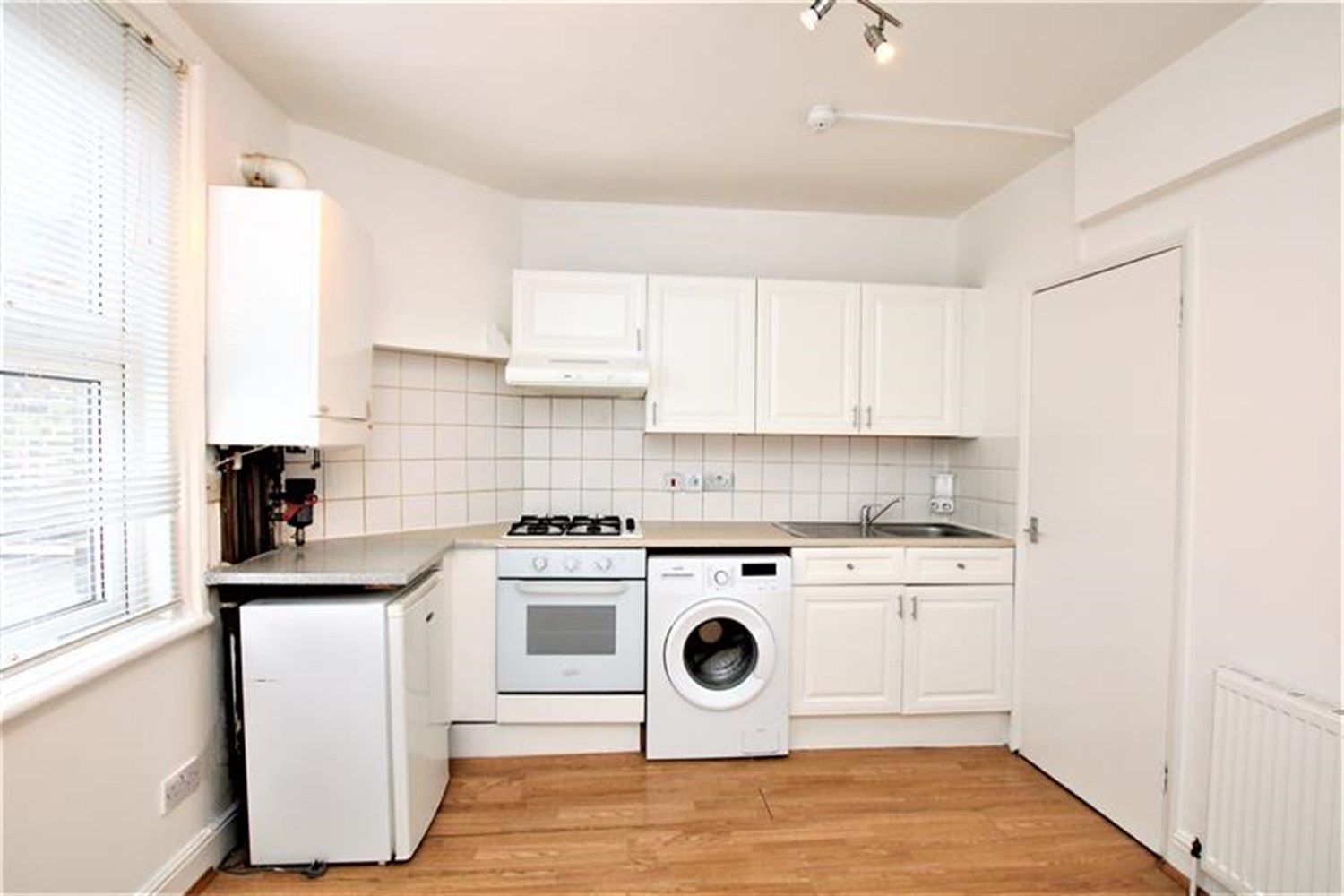 1 bedroom Flat Let