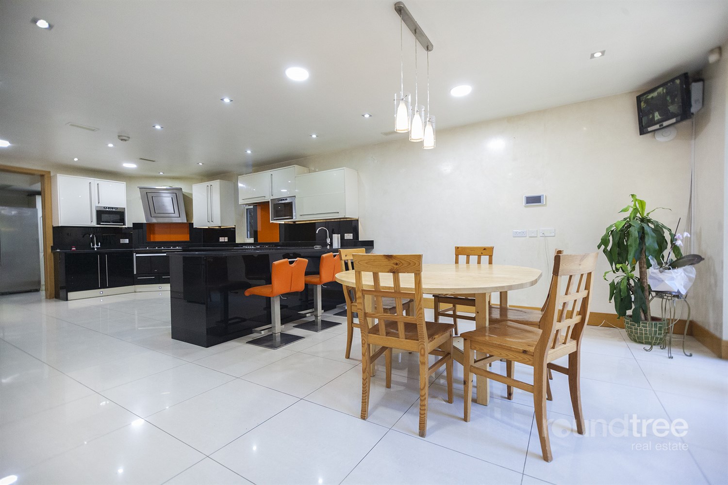 6 bedroom Detached house Let