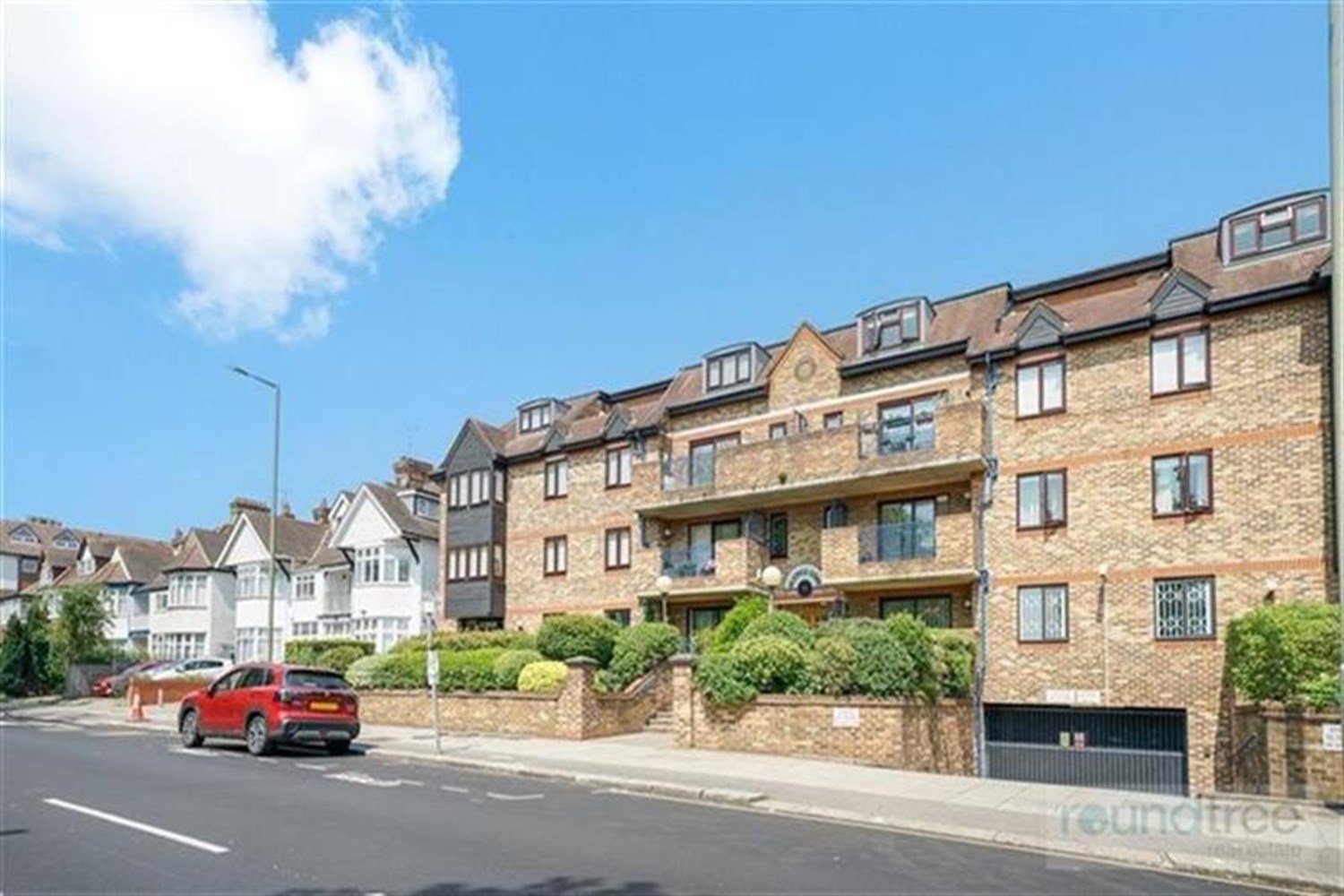 3 bedroom Flat For Sale