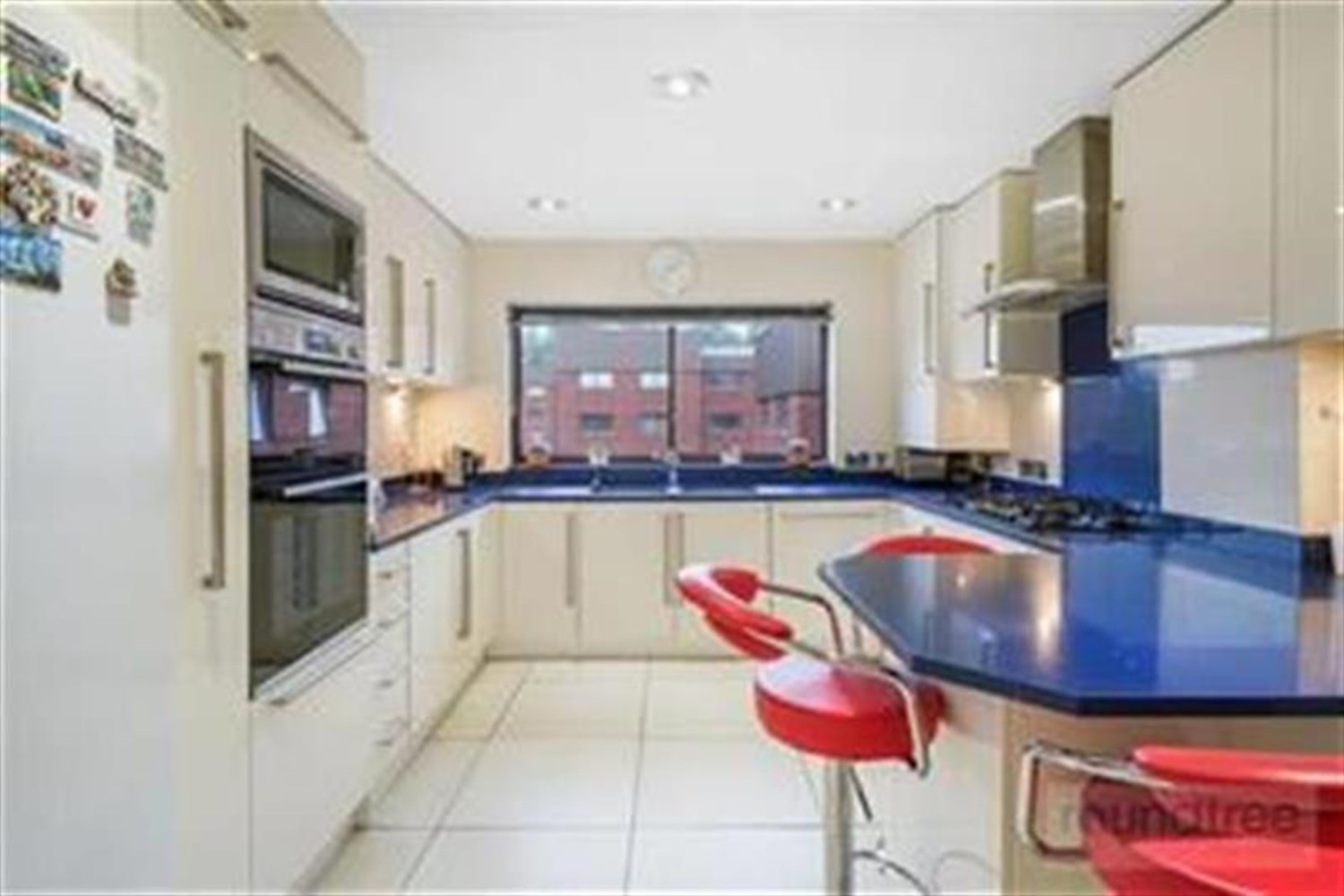4 bedroom Apartment For Sale