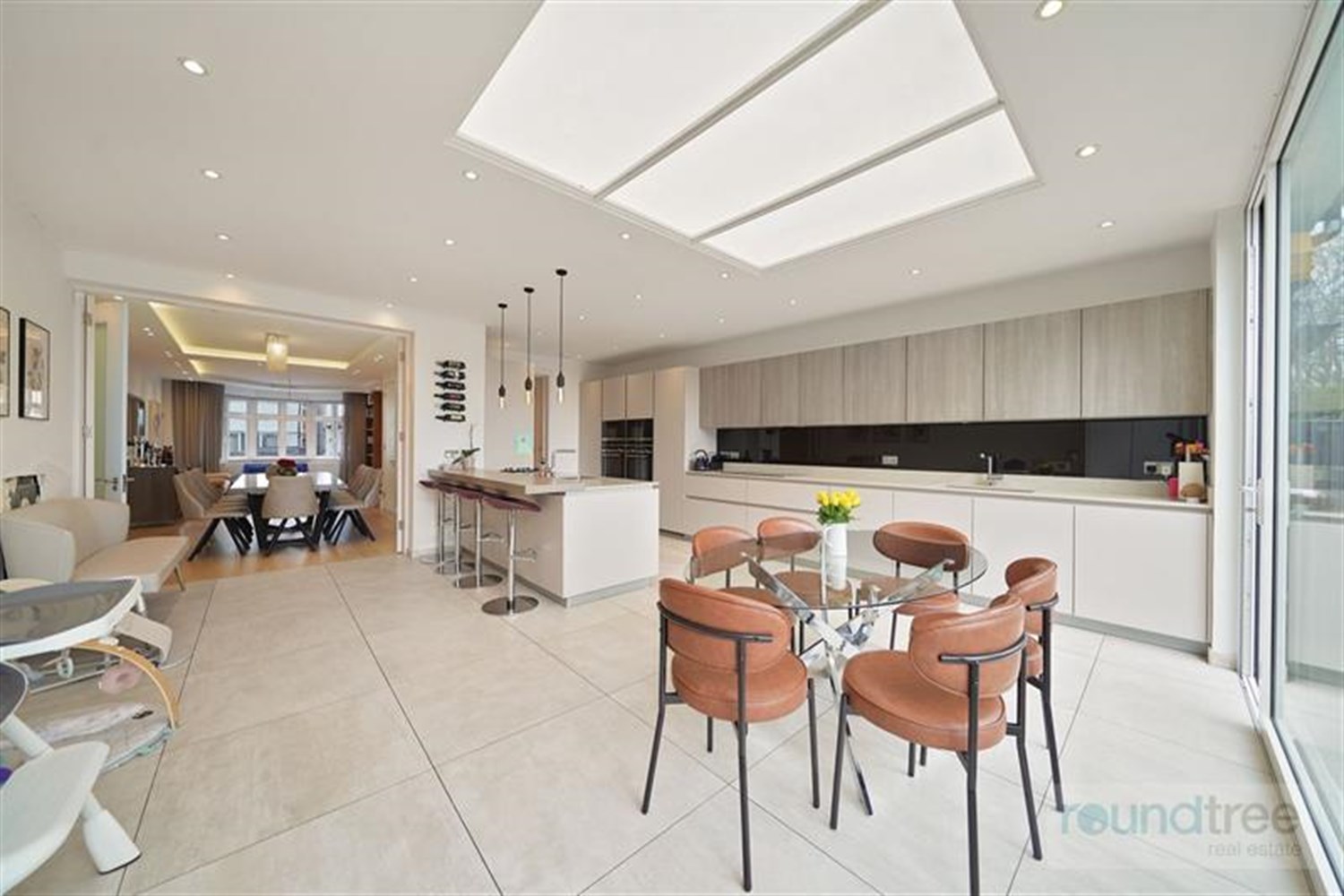 5 bedroom Semi-detached house For Sale
