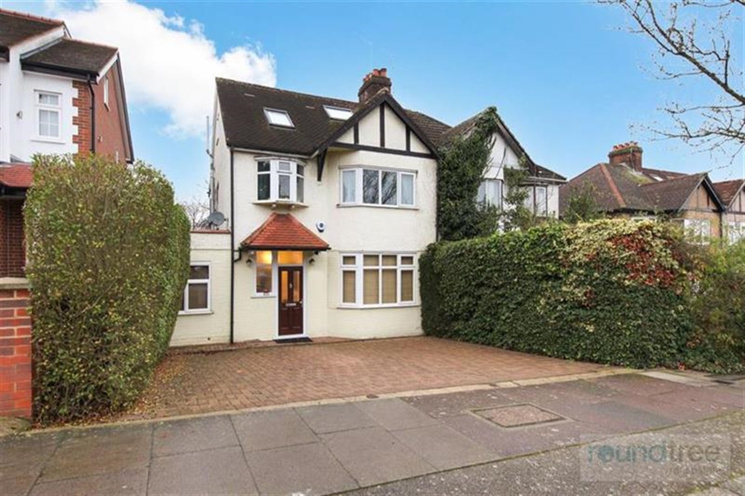 4 bedroom Semi-detached house For Sale