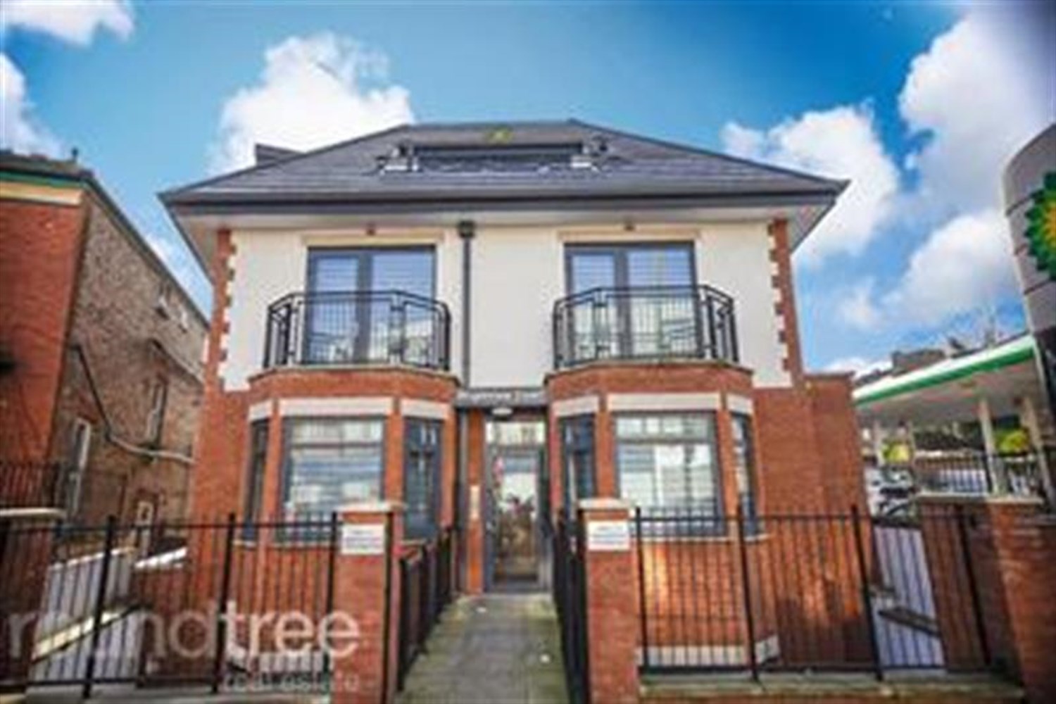 2 bedroom Flat To Let