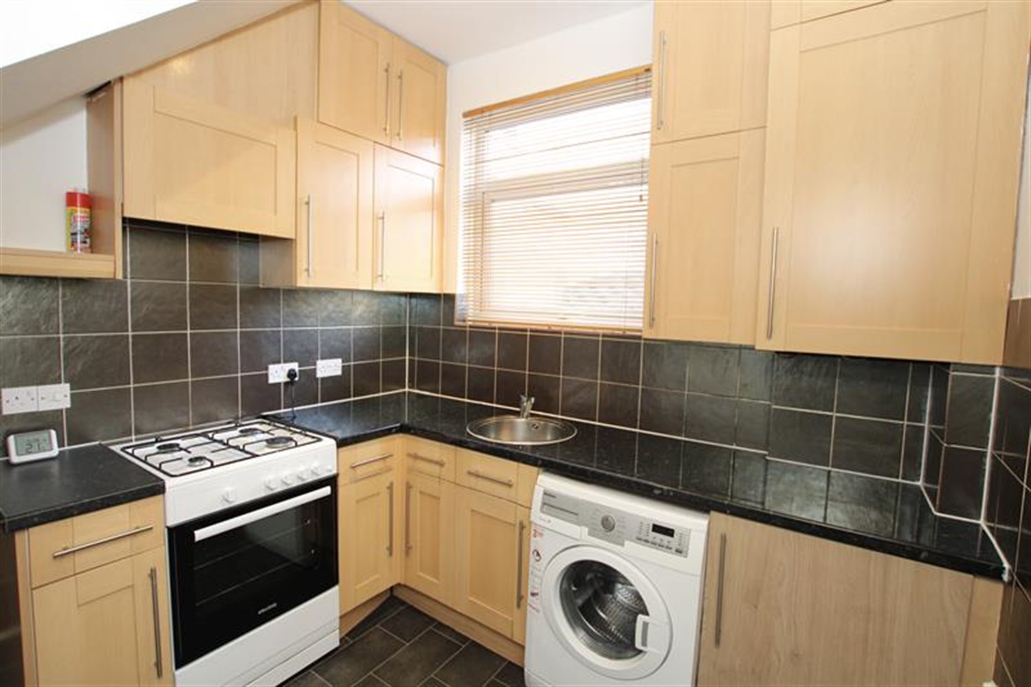 1 bedroom Apartment Let