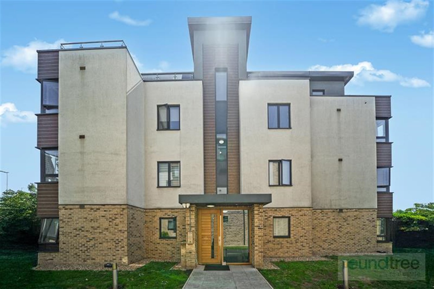 1 bedroom Apartment For Sale
