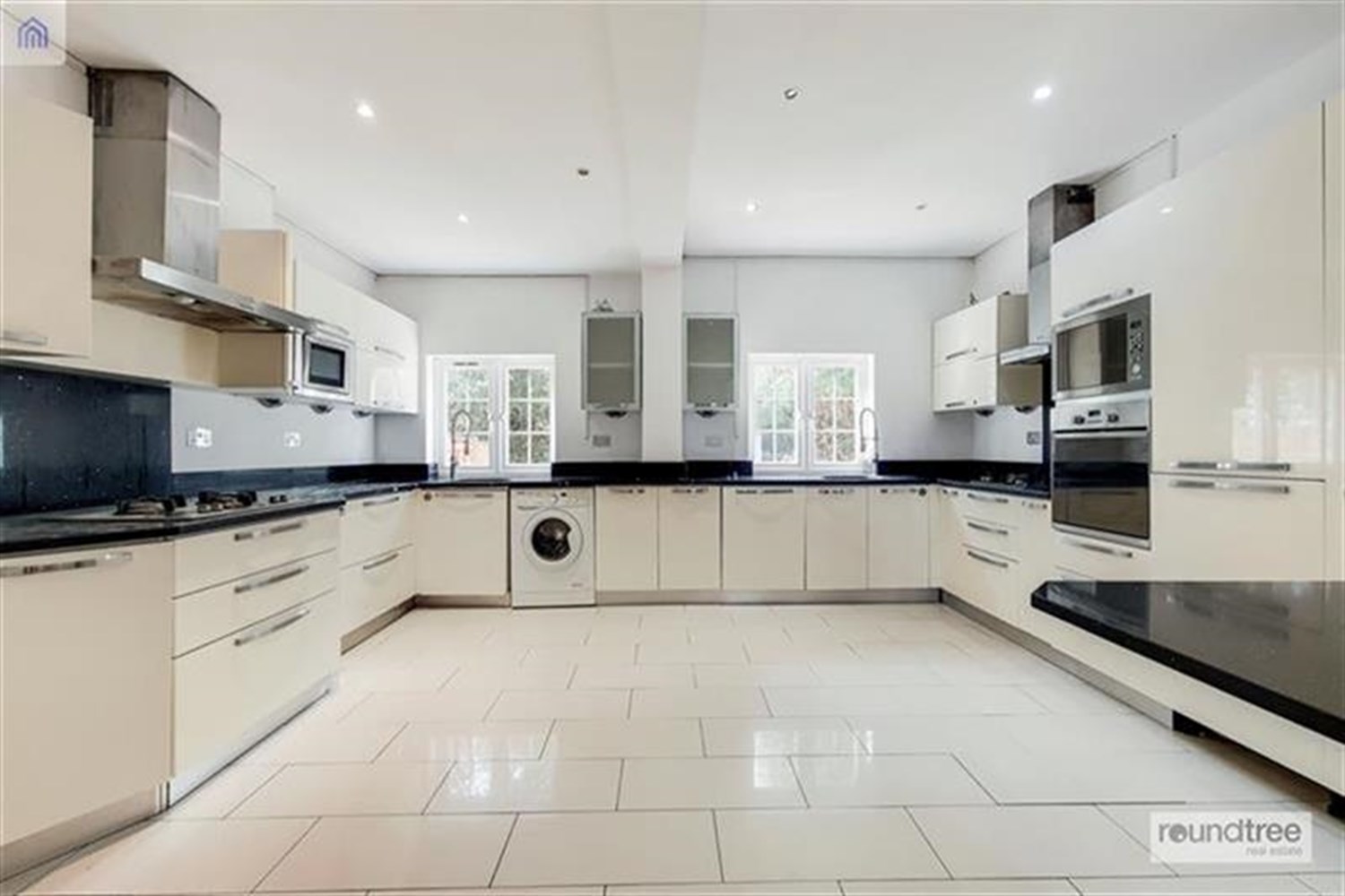 5 bedroom Semi-detached house For Sale