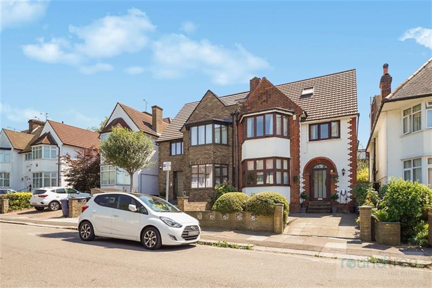 5 bedroom Semi-detached house For Sale