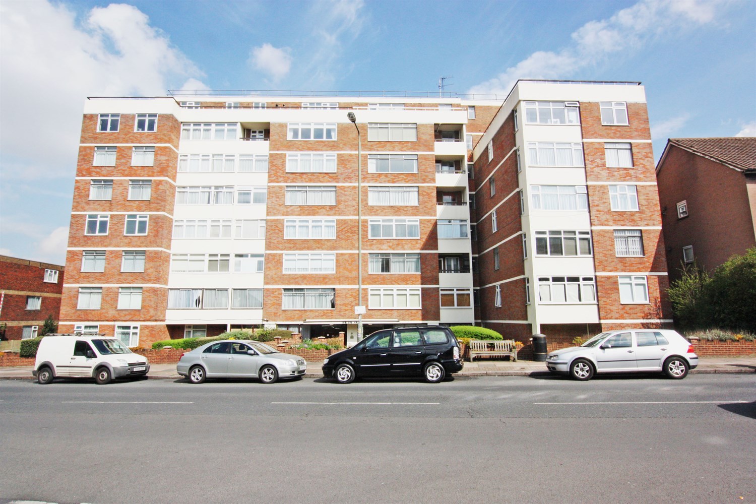 2 bedroom Apartment Let