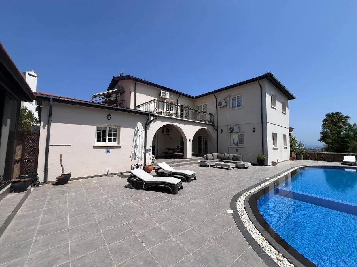 5 Bed House (unspecified) in Cyprus