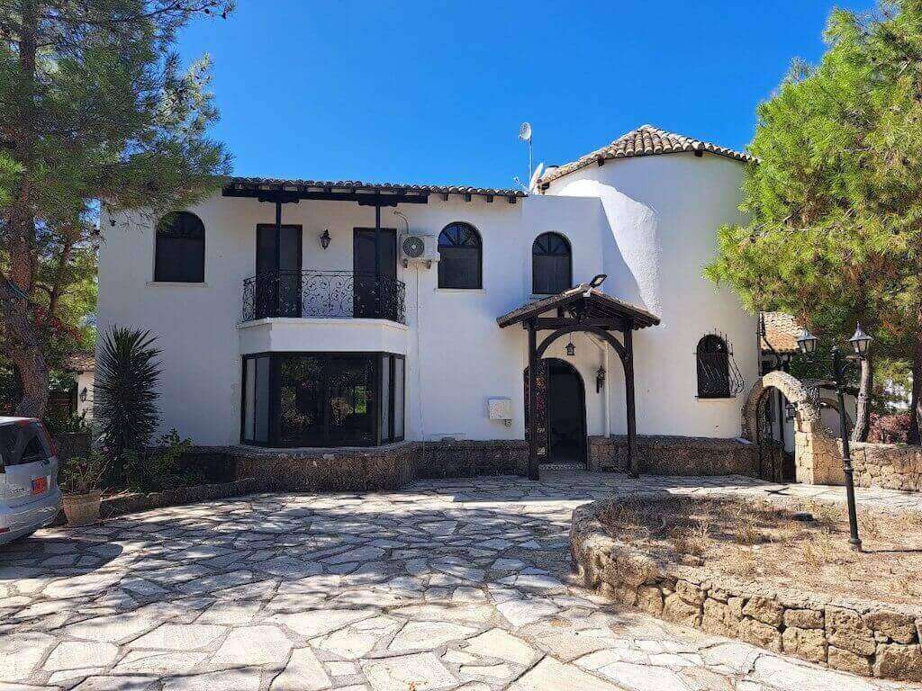 4 Bed Villa in Cyprus