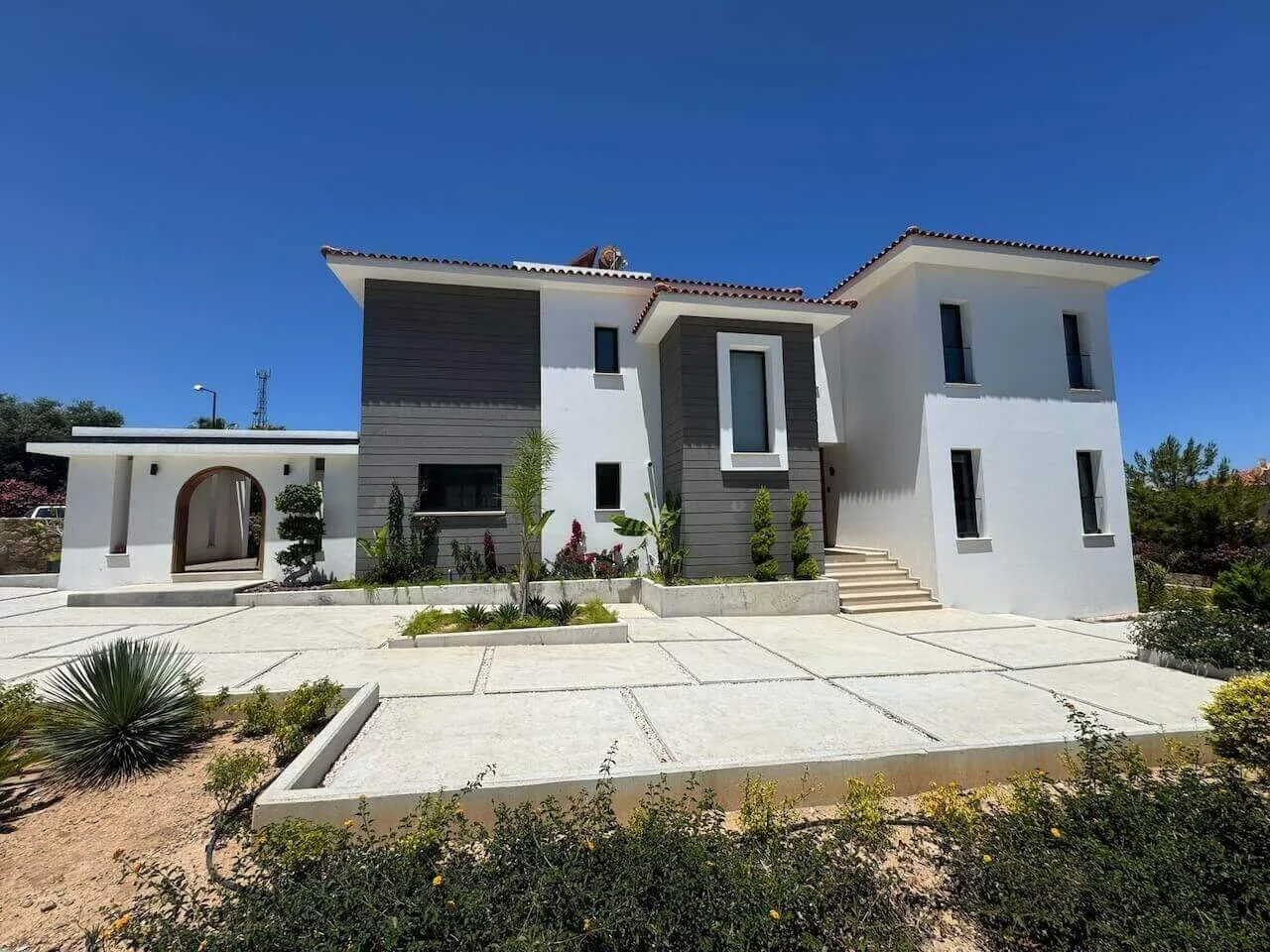 5 bedroom Villa For Sale