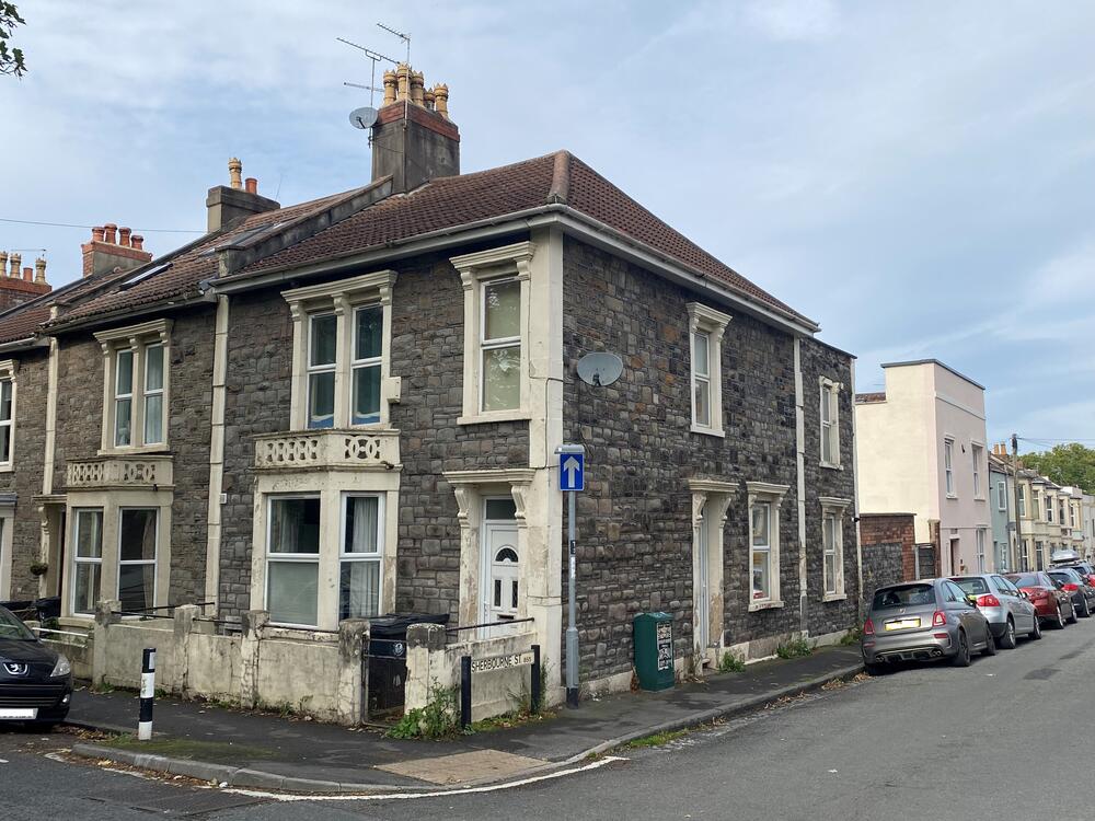 5 bedroom Property For Sale