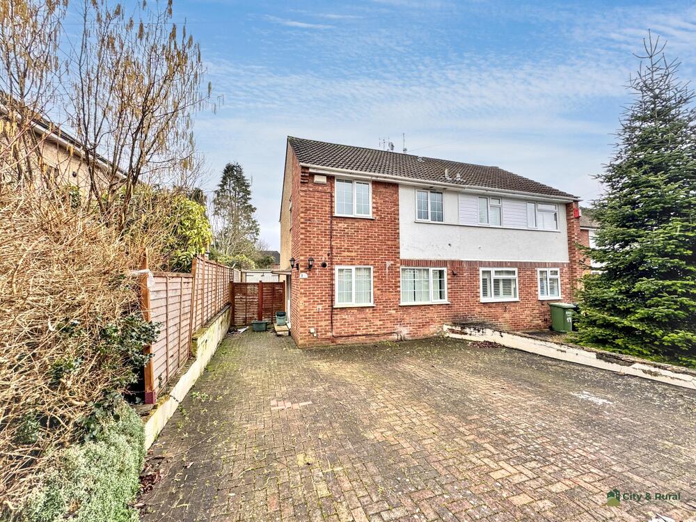  Semi-detached house Under Offer