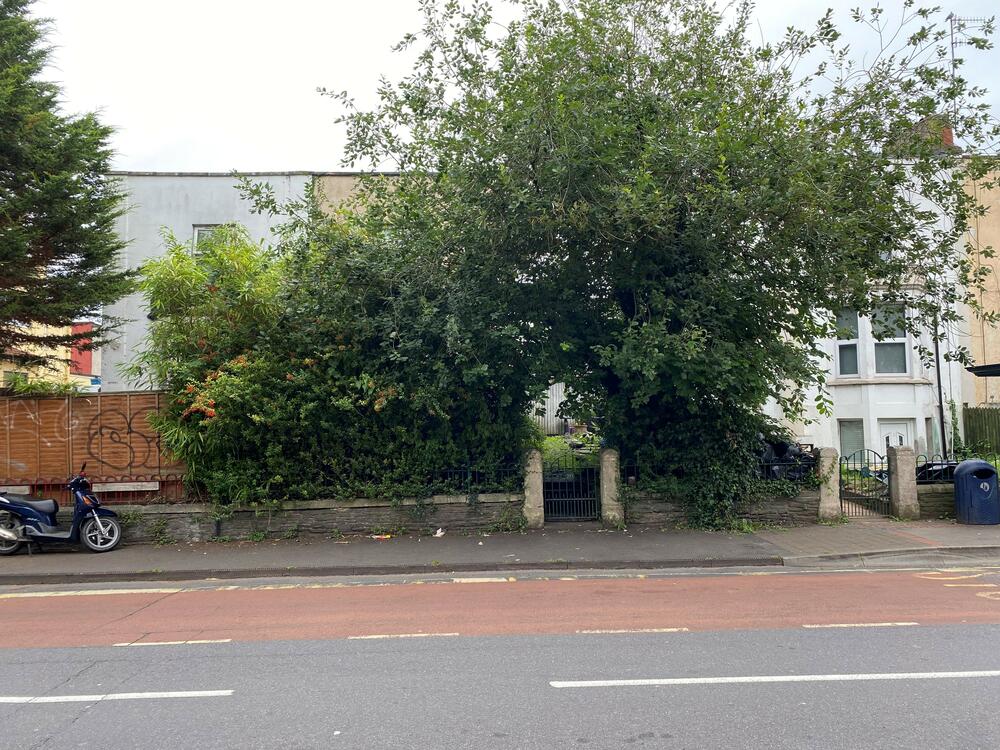  Semi-detached house For Sale