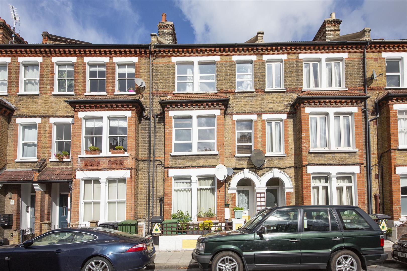 6 bedroom House (unspecified) Under Offer