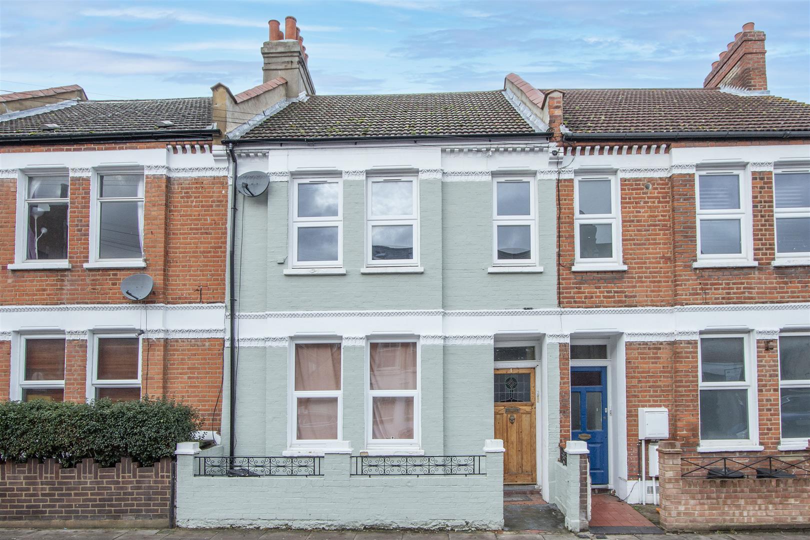 4 bedroom Flat Let