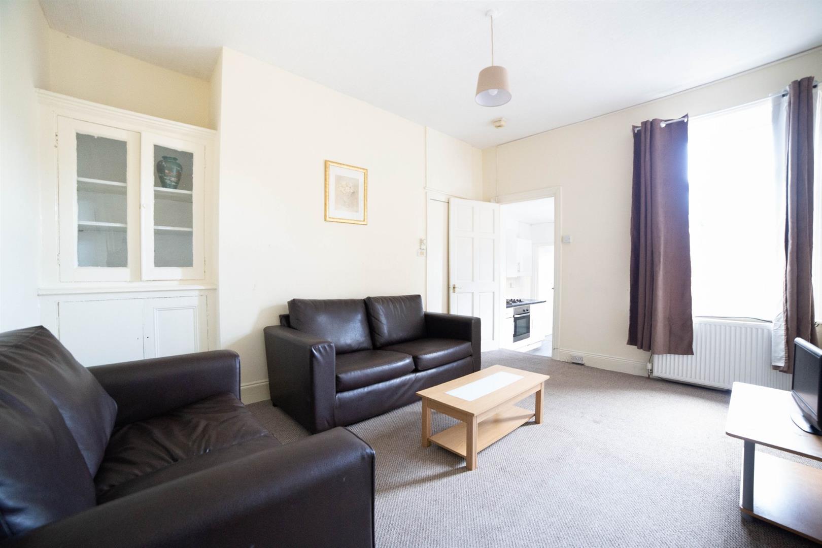2 bedroom Flat Let