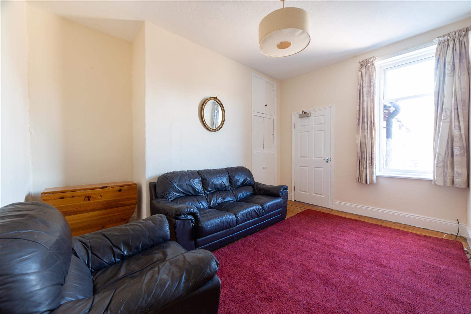 4 bedroom Maisonette Let