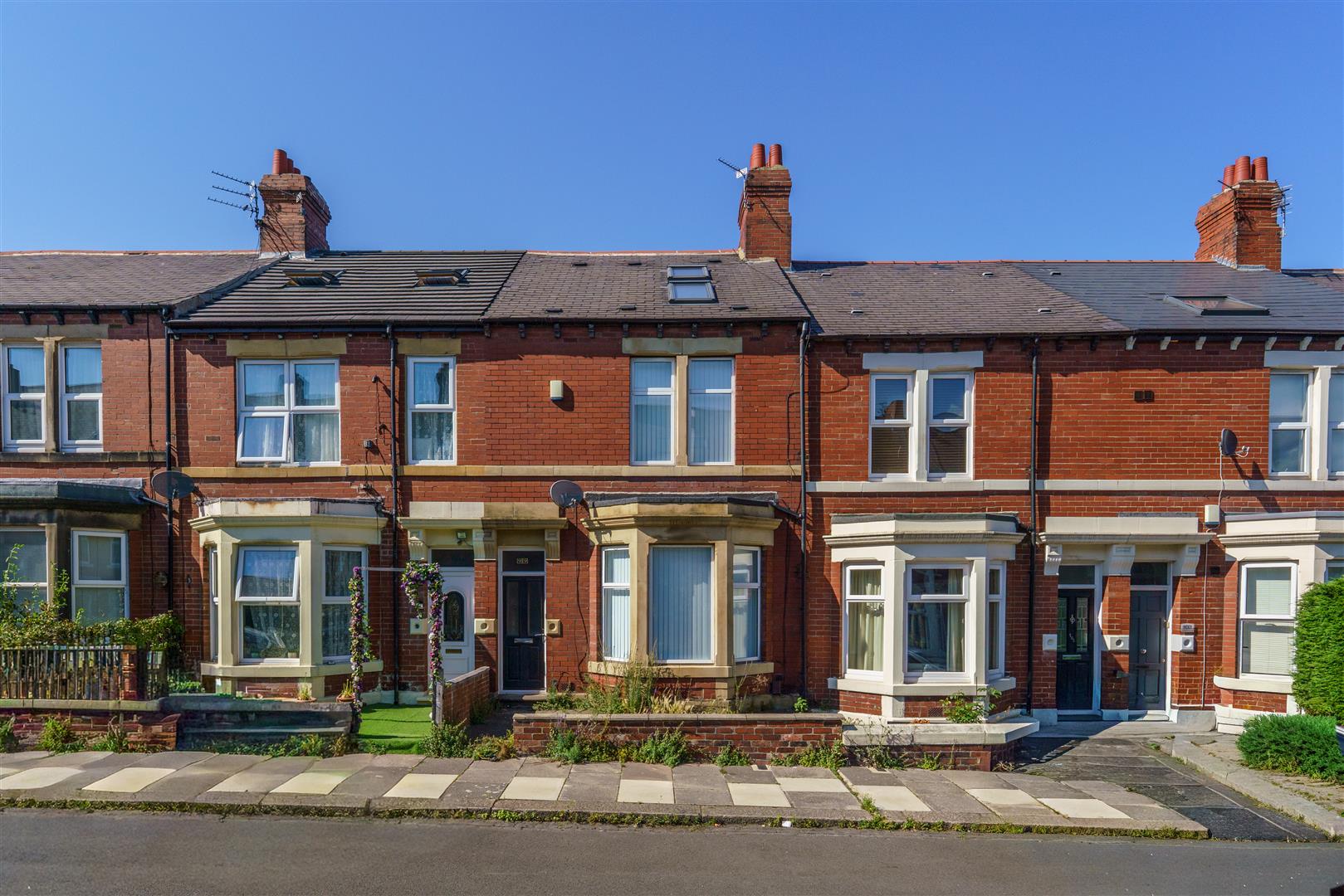 5 bedroom Terraced House Let