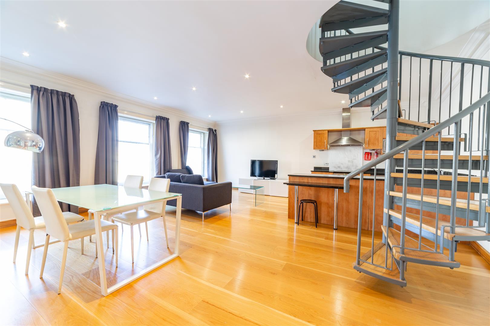 3 bedroom Apartment Let