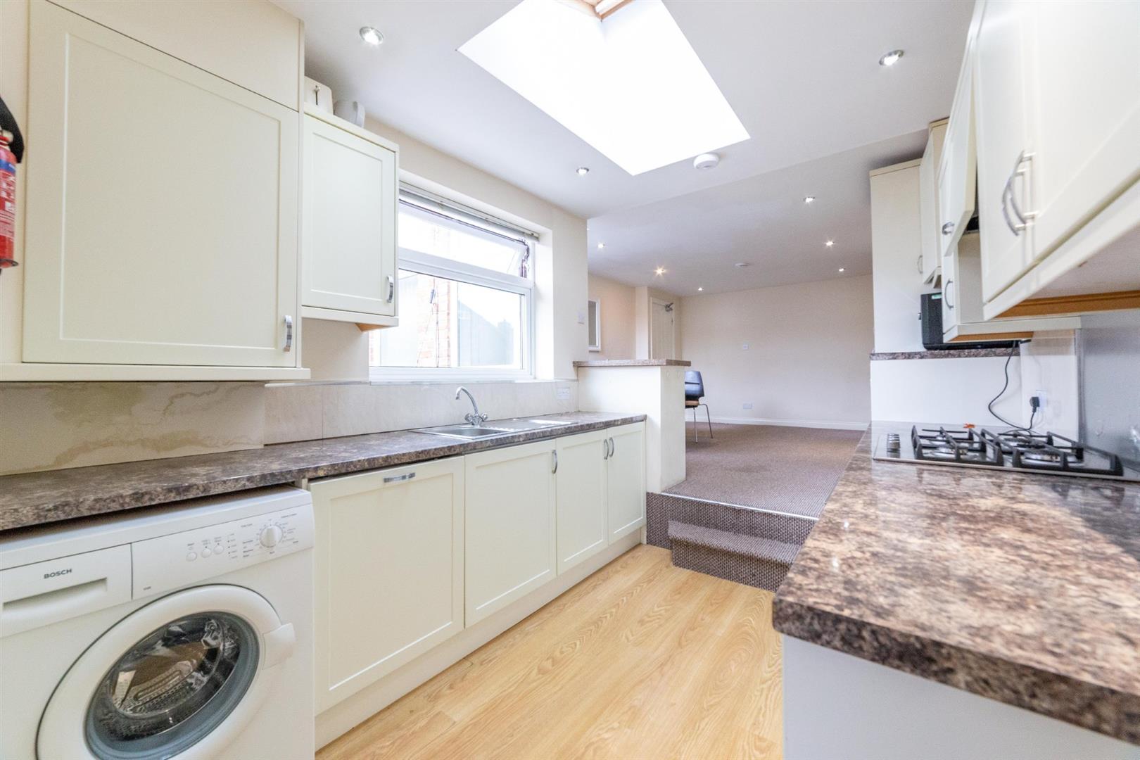 5 bedroom Maisonette Let