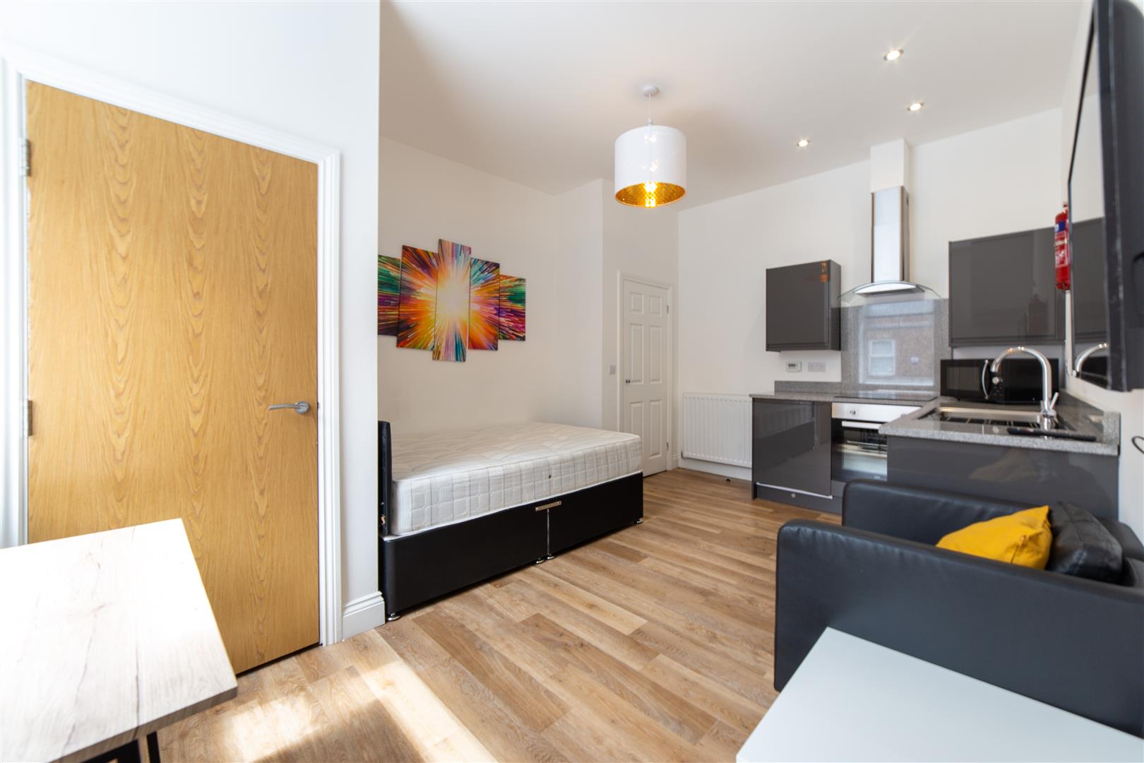 1 bedroom Flat To Let