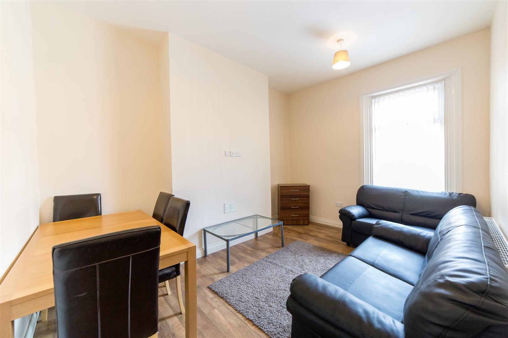 4 bedroom Maisonette Let