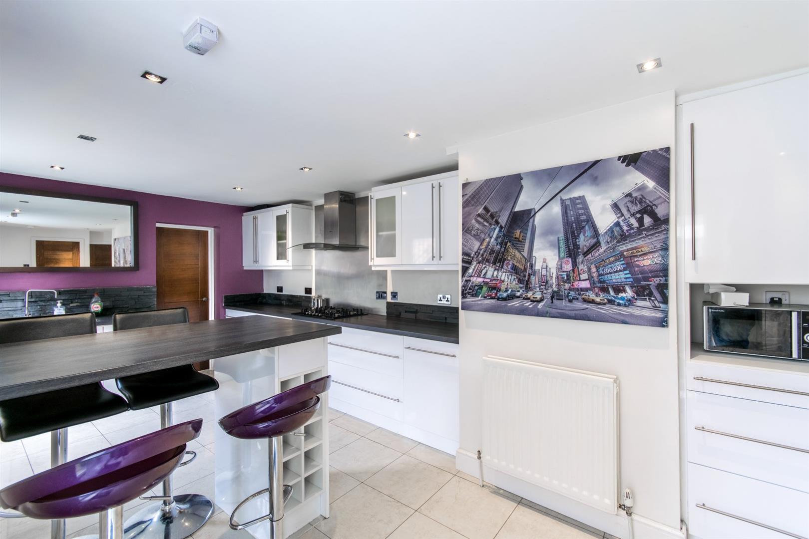 6 bedroom Terraced House Let