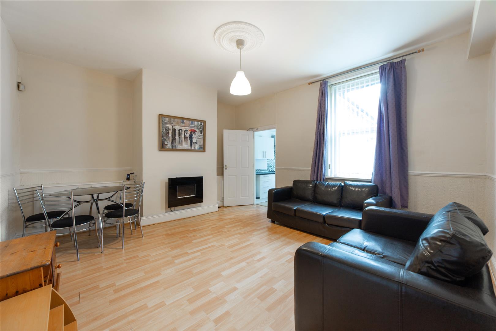 4 bedroom Terraced House Let