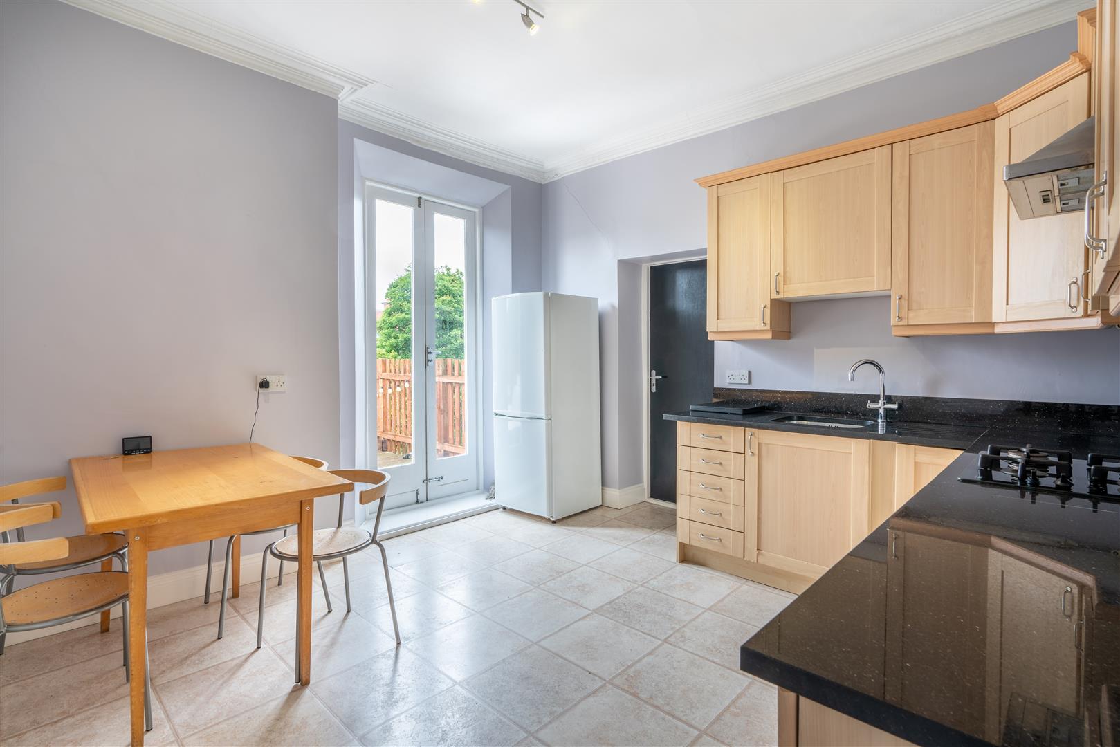 4 bedroom Maisonette Let
