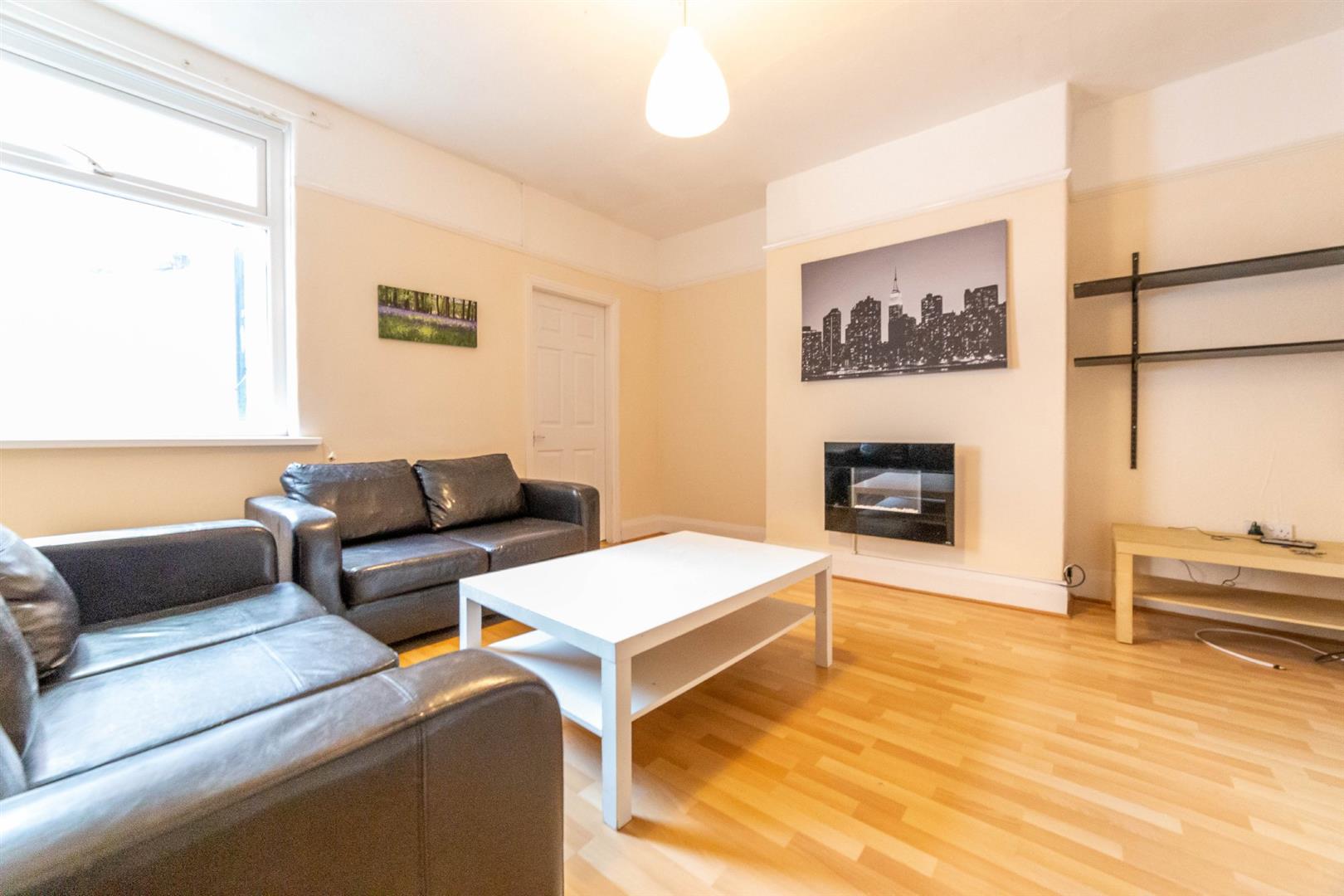 2 bedroom Flat Let