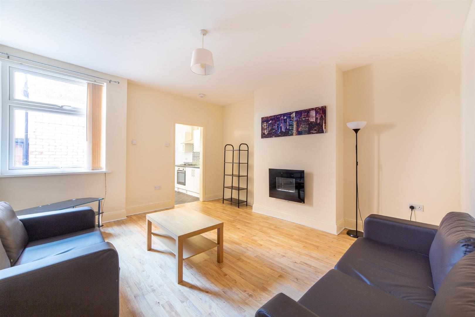 2 bedroom Flat Let