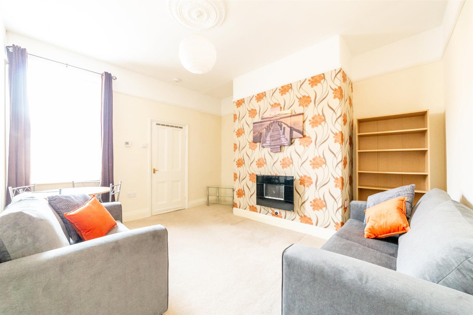 3 bedroom Flat Let