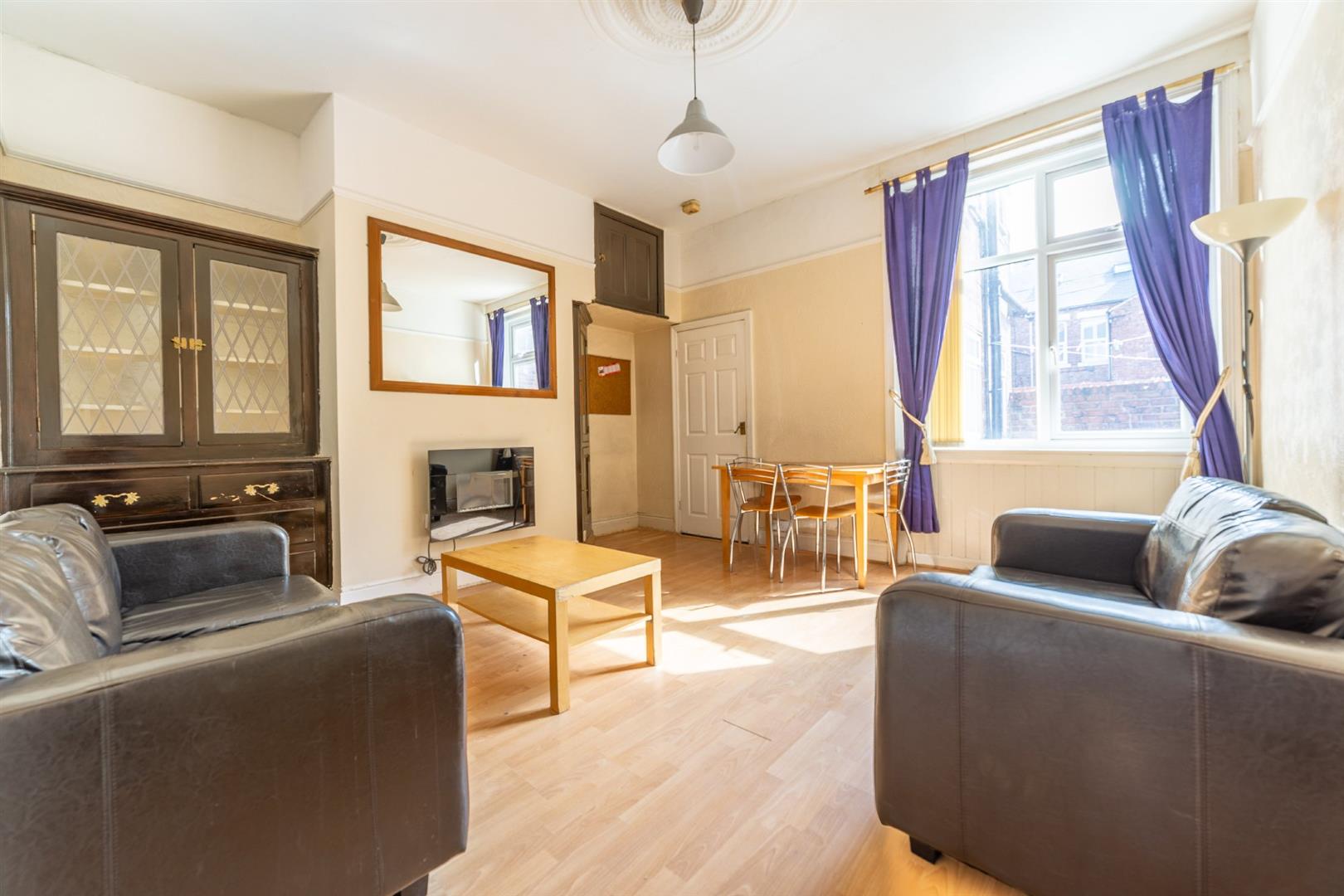 3 bedroom Flat Let