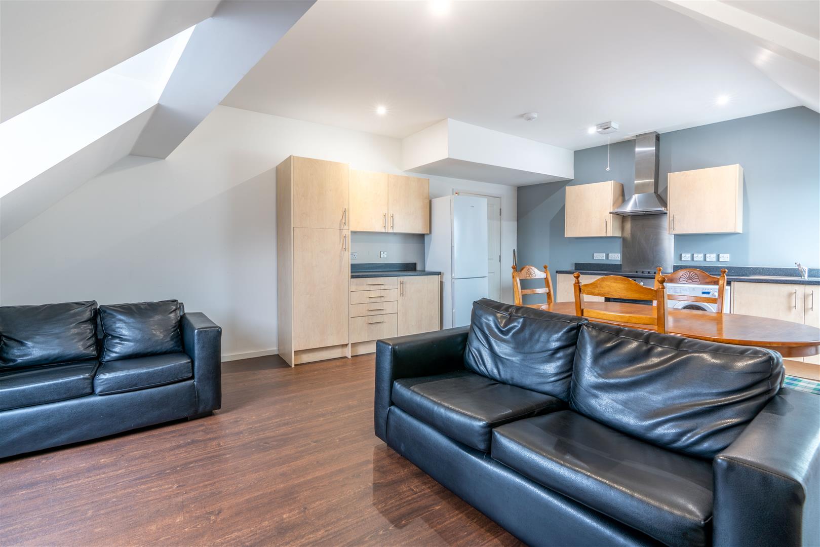 3 bedroom Apartment Let