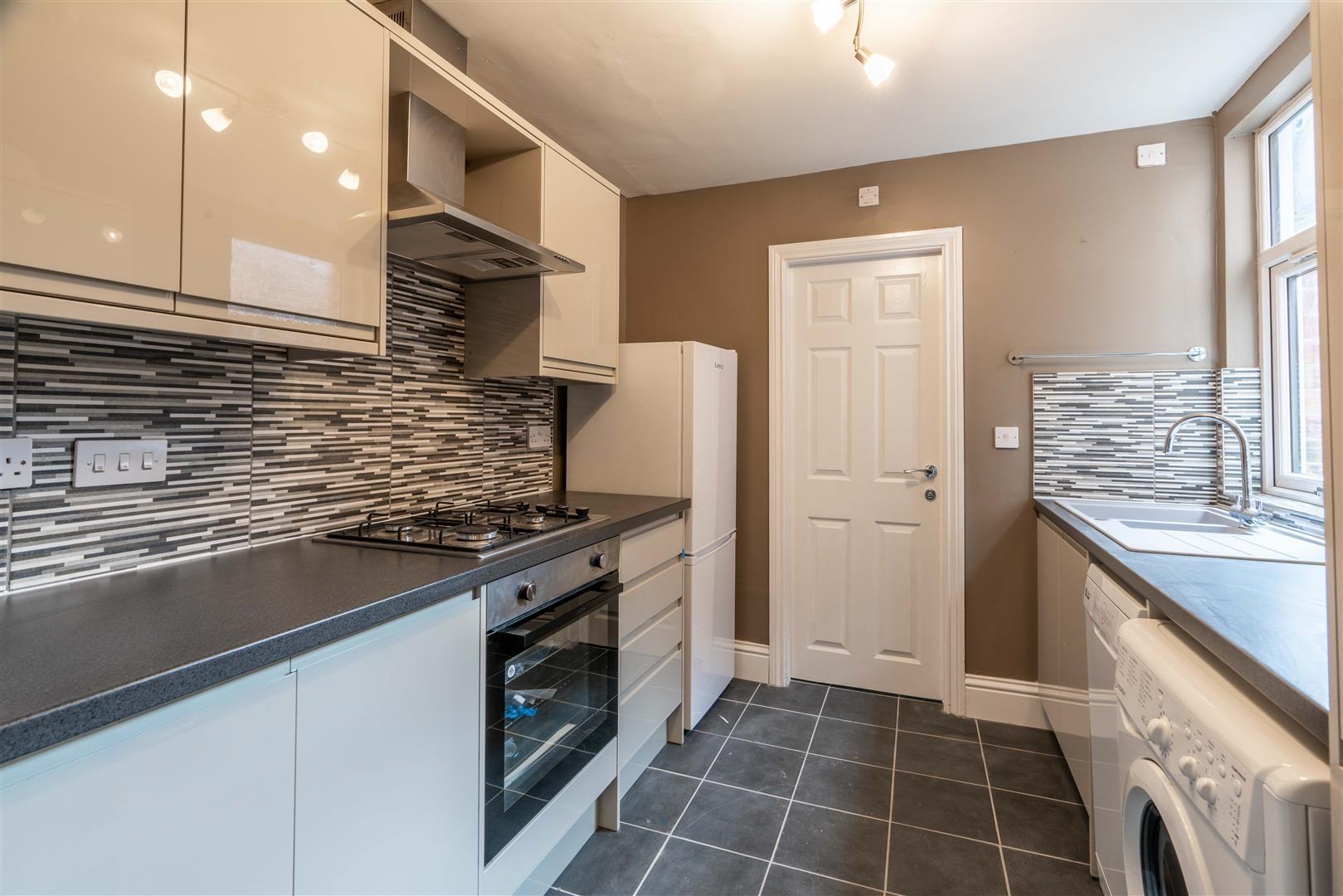 2 bedroom Flat Let