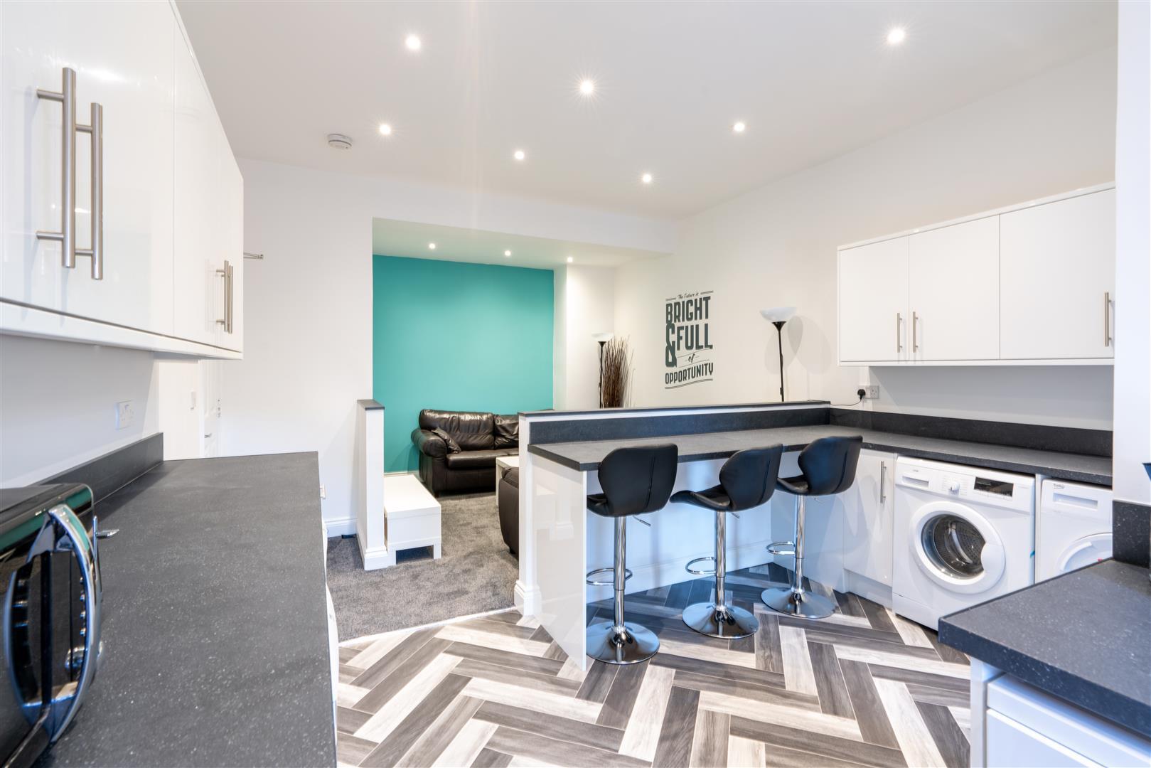 6 bedroom Terraced House Let