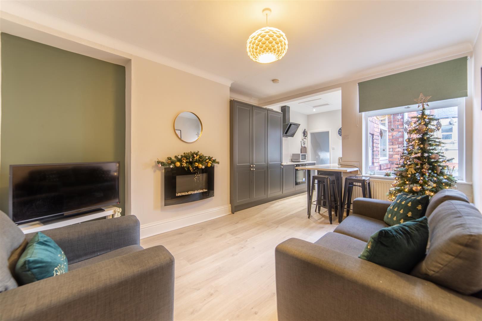 3 bedroom Flat Let