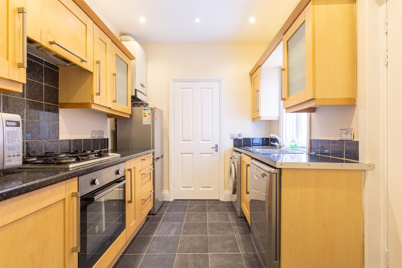 2 bedroom Flat Let