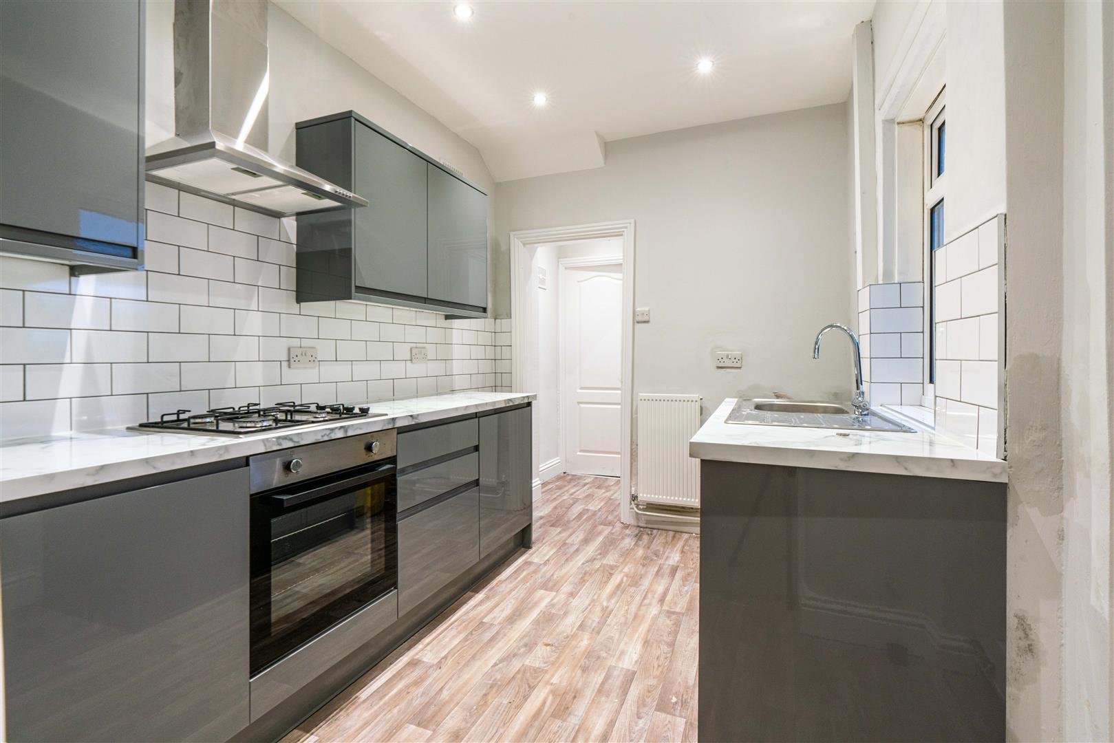 2 bedroom Flat To Let