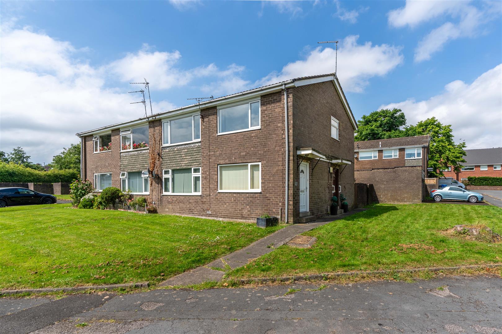 2 bedroom Flat Let